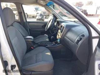 2007 Ford Escape XLT with VIN 1FMCU03187KA65050, listed as a IAAI auction lot 41642057 with 182,599 mi miles. Bid and sale history available at carsss.com. Image 5.