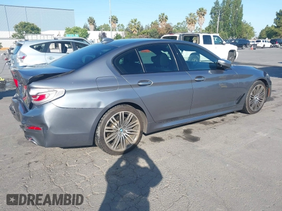 2017 BMW 5 Series 540i z VIN WBAJE5C34HG914566, wystawiony jako IAAI lot #42386472 z przebiegiem 83 898 mil mil oraz . Historia ofert i sprzedaży dostępna na DreamBid. Obrazek 4.
