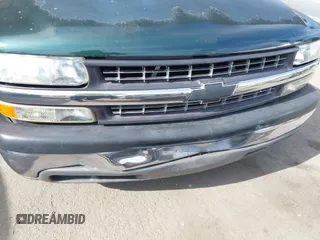 2001 Chevrolet Silverado 1500 LS with VIN 2GCEC19V111272435, listed as a IAAI auction lot 42040260 with 184,968 mi miles. Bid and sale history available at carsss.com. Image 13.