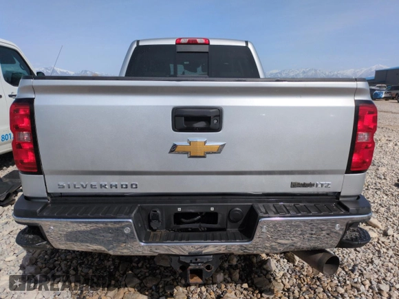 2019 Chevrolet Silverado 3500HD LTZ with VIN 1GC4KXEY0KF113515, listed as a Copart auction lot 52349795 with 190,915 mi miles and Salvage Title. Bid and sale history available at carsss.com. Image 6.