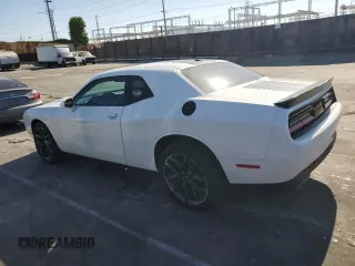 2020 Dodge Challenger SXT with VIN 2C3CDZAG7LH161595, listed as a Copart auction lot 53702215 with 33,772 mi miles and Clean Title. Bid and sale history available at DreamBid. Image 2.