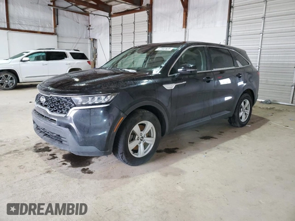2021 Kia Sorento LX z VIN 5XYRG4LC1MG061390, wystawiony jako Copart lot #47302825 z przebiegiem 64 148 mil mil oraz Szkoda całkowita • Salvage title. Historia ofert i sprzedaży dostępna na DreamBid. Obrazek 1.