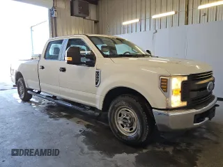 2019 Ford Super Duty F-250 SRW XL with VIN 1FT7W2A65KEF78449, listed as a Copart auction lot 44444775 with 136,019 mi miles and Clean Title. Bid and sale history available at carsss.com. Image 4.