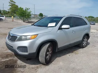 2012 Kia Sorento LX with VIN 5XYKT4A29CG250228, listed as a IAAI auction lot 42082870 with 171,727 mi miles. Bid and sale history available at carsss.com. Image 2.