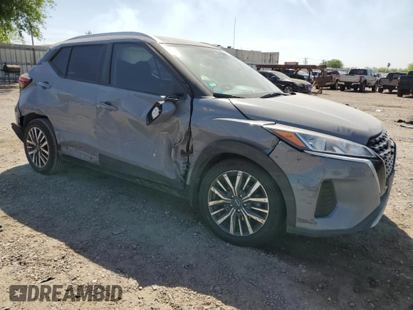 2022 Nissan Kicks SV with VIN 3N1CP5CVXNL482826, listed as a Copart auction lot 49037185 with 42,999 mi miles and Salvage Title. Bid and sale history available at carsss.com. Image 4.
