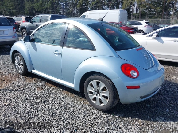 2010 Volkswagen Beetle with VIN 3VWRG3AG4AM016018, listed as a IAAI auction lot 41873044 with 33,263 mi miles and . Bid and sale history available at DreamBid. Image 3.