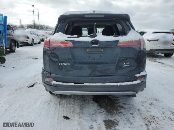2018 Toyota RAV4 XLE with VIN JTMRFREV5JJ251879, listed as a Copart auction lot 45246185 with 44,135 mi miles and Clean Title. Bid and sale history available at carsss.com. Image 6.