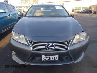 2013 Lexus ES 300h z VIN JTHBW1GG3D2015178, wystawiony jako IAAI lot #42045484 z przebiegiem 104 301 mil mil oraz . Historia ofert i sprzedaży dostępna na DreamBid. Obrazek 12.