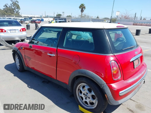 2004 MINI Hardtop with VIN WMWRC33484TC55840, listed as a IAAI auction lot 42088687 with 135,353 mi miles and . Bid and sale history available at DreamBid. Image 3.