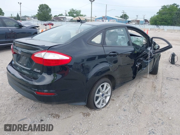 2018 Ford Fiesta SE z VIN 3FADP4BJ3JM135908, wystawiony jako IAAI lot #40003965 z przebiegiem Nie podano mil oraz . Historia ofert i sprzedaży dostępna na DreamBid. Obrazek 4.