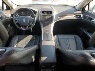 2014 Lincoln MKZ Hybrid z VIN 3LN6L2LU7ER821918, wystawiony jako Copart lot #60754555 z przebiegiem 128 295 mil mil oraz Szkoda całkowita • Salvage title. Historia ofert i sprzedaży dostępna na DreamBid. Obrazek 8.