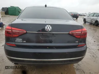 2017 Volkswagen Passat SE z VIN 1VWBT7A35HC005459, wystawiony jako Copart lot #43448015 z przebiegiem 141 540 mil mil oraz Szkoda całkowita • Salvage title. Historia ofert i sprzedaży dostępna na DreamBid. Obrazek 6.