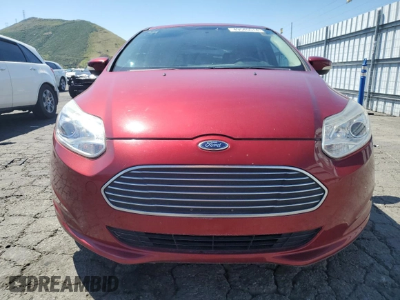 2016 Ford Focus Electric z VIN 1FADP3R4XGL203321, wystawiony jako Copart lot #49540014 z przebiegiem 31 348 mil mil oraz Nie do naprawy. Historia ofert i sprzedaży dostępna na DreamBid. Obrazek 5.