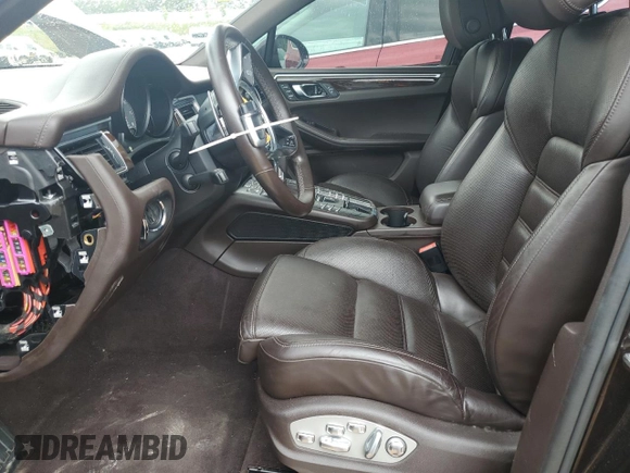 2018 Porsche Macan S z VIN WP1AB2A59JLB35593, wystawiony jako Copart lot #56154235 z przebiegiem Nie podano mil oraz Czysty tytuł • Clean title. Historia ofert i sprzedaży dostępna na DreamBid. Obrazek 7.
