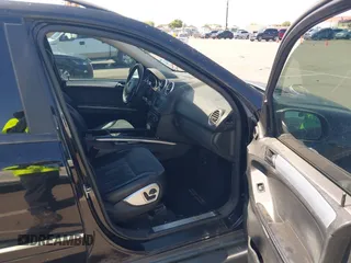 2008 Mercedes-Benz M 320 CDI with VIN 4JGBB22E08A330357, listed as a IAAI auction lot 40260219 with 169,967 mi miles and . Bid and sale history available at carsss.com. Image 5.