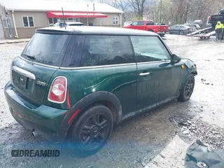 2012 MINI Hardtop with VIN WMWSU3C52CT367259, listed as a IAAI auction lot 39129362 with 121,364 mi miles and . Bid and sale history available at DreamBid. Image 4.