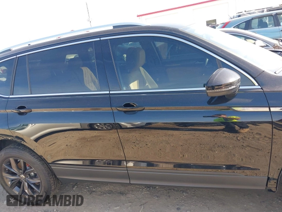 2024 Volkswagen Tiguan SE with VIN 3VVMB7AX9RM125851, listed as a IAAI auction lot 42265007 with 6,064 mi miles and . Bid and sale history available at DreamBid. Image 14.