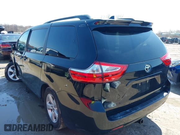 2018 Toyota Sienna LE Auto Access Seat with VIN 5TDKZ3DC3JS926847, listed as a IAAI auction lot 41969008 with 97,189 mi miles. Bid and sale history available at carsss.com. Image 3.