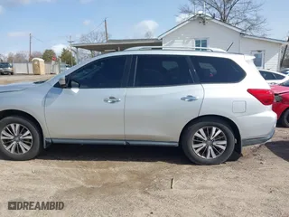 2017 Nissan Pathfinder SV with VIN 5N1DR2MNXHC603746, listed as a IAAI auction lot 41736575 with 174,439 mi miles. Bid and sale history available at carsss.com. Image 15.