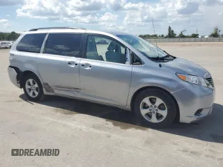 2012 Toyota Sienna LE AAS z VIN 5TDKK3DC7CS238373, wystawiony jako Copart lot #61186245 z przebiegiem 200 950 mil mil oraz Szkoda całkowita • Salvage title. Historia ofert i sprzedaży dostępna na DreamBid. Obrazek 4.