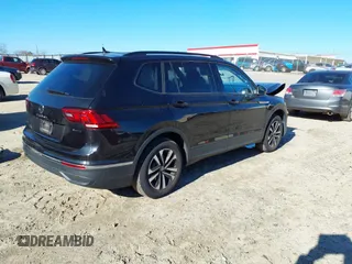 2022 Volkswagen Tiguan S with VIN 3VV0B7AX8NM109097, listed as a IAAI auction lot 41357488 with 67,492 mi miles. Bid and sale history available at carsss.com. Image 4.