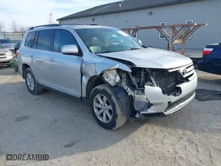 2011 Toyota Highlander with VIN 5TDZK3EH0BS036935, listed as a IAAI auction lot 41527060 with 277,595 mi miles. Bid and sale history available at carsss.com. Image 1.
