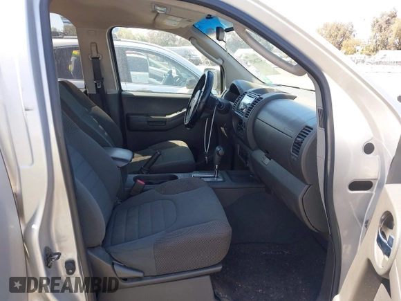 2007 Nissan Xterra SE z VIN 5N1AN08U77C510461, wystawiony jako IAAI lot #42226029 z przebiegiem 158 814 mil mil oraz . Historia ofert i sprzedaży dostępna na DreamBid. Obrazek 5.