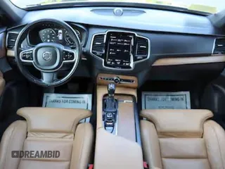 2018 Volvo XC90 Inscription z VIN YV4A22PL6J1212XXX, wystawiony jako Copart lot #59247355 z przebiegiem 139 241 mil mil oraz Tytuł czysty. Historia ofert i sprzedaży dostępna na DreamBid. Obrazek 9.