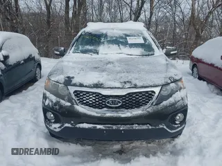 2013 Kia Sorento EX with VIN 5XYKU4A2XDG318700, listed as a IAAI auction lot 41258392 with 135,496 mi miles and . Bid and sale history available at carsss.com. Image 6.