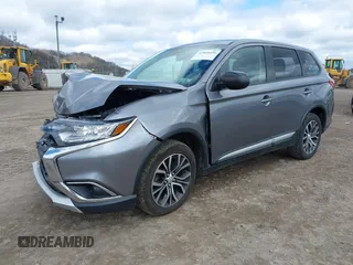 2018 Mitsubishi Outlander ES z VIN JA4AZ3A36JJ004547, wystawiony jako IAAI lot #42048456 z przebiegiem 82 379 mil mil oraz . Historia ofert i sprzedaży dostępna na DreamBid. Obrazek 18.