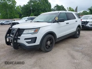 2016 Ford Police Interceptor Utility z VIN 1FM5K8AR5GGC67532, wystawiony jako IAAI lot #42183690 z przebiegiem 116 244 mil mil oraz . Historia ofert i sprzedaży dostępna na DreamBid. Obrazek 6.