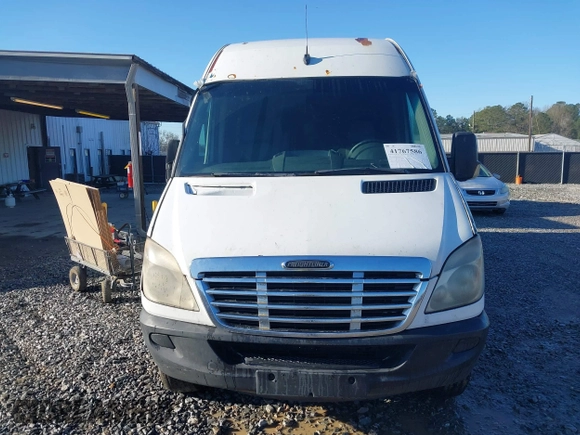 2007 Freightliner Sprinter with VIN WDYPE845875167020, listed as a IAAI auction lot 41767586 with 90,600 mi miles and . Bid and sale history available at DreamBid. Image 12.