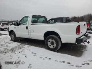 2007 Ford F-250 XL z VIN 1FTNF20597EA22927, wystawiony jako Copart lot #46926365 z przebiegiem 175 976 mil mil oraz Czysty tytuł • Clean title. Historia ofert i sprzedaży dostępna na DreamBid. Obrazek 2.