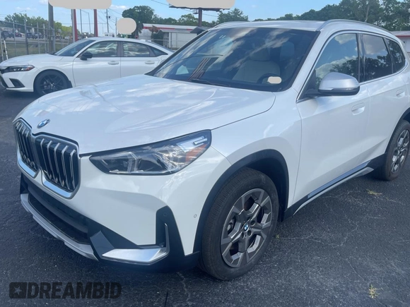 2024 BMW X1 xDrive28i with VIN WBX73EF08R5Y89451, listed as a Copart auction lot 49535605 with 4,343 mi miles and Clean Title. Bid and sale history available at carsss.com. Image 2.