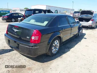 2008 Chrysler 300 Touring with VIN 2C3LA53G78H272475, listed as a IAAI auction lot 41998387 with 177,858 mi miles. Bid and sale history available at carsss.com. Image 4.