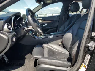 2018 Mercedes-Benz C 300 z VIN WDDWF4KB7JR411882, wystawiony jako Copart lot #54188285 z przebiegiem 52 649 mil mil oraz Szkoda całkowita • Salvage title. Historia ofert i sprzedaży dostępna na DreamBid. Obrazek 7.