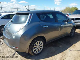 2015 Nissan LEAF SV with VIN 1N4AZ0CP2FC314782, listed as a IAAI auction lot 41786599 with 84,583 mi miles. Bid and sale history available at carsss.com. Image 4.