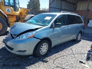 2007 Toyota Sienna CE with VIN 5TDZK23CX7S095404, listed as a IAAI auction lot 41697031 with 105,832 mi miles. Bid and sale history available at carsss.com. Image 2.