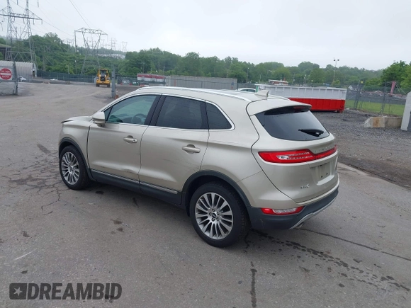 2017 Lincoln MKC Reserve z VIN 5LMCJ3D93HUL57805, wystawiony jako IAAI lot #42425633 z przebiegiem 40 010 mil mil oraz . Historia ofert i sprzedaży dostępna na DreamBid. Obrazek 3.