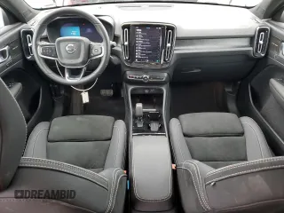 2023 Volvo C40 Ultimate z VIN YV4ED3GM0P2067200, wystawiony jako Copart lot #51802685 z przebiegiem 21 683 mil mil oraz Szkoda całkowita • Salvage title. Historia ofert i sprzedaży dostępna na DreamBid. Obrazek 8.