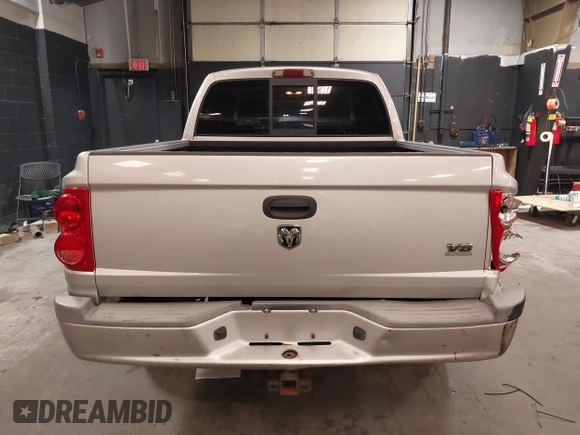 2005 Dodge Dakota SLT with VIN 1D7HW48N15S164352, listed as a IAAI auction lot 42190403 with 150,794 mi miles. Bid and sale history available at carsss.com. Image 16.