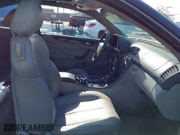 2002 Mercedes-Benz CLK 320/430 with VIN WDBLJ70G92T093794, listed as a IAAI auction lot 41239094 with 237,286 mi miles and . Bid and sale history available at DreamBid. Image 5.