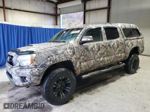 2015 Toyota Tacoma with VIN 5TFLU4EN2FX130150, listed as a Copart auction lot 43867045 with 135,843 mi miles and Salvage title. Bid and sale history available at DreamBid. Image 1.