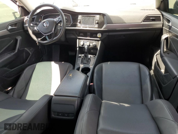 2020 Volkswagen Jetta S z VIN 3VWCB7BU4LM030441, wystawiony jako Copart lot #60974605 z przebiegiem 73 223 mil mil oraz Czysty tytuł • Clean title. Historia ofert i sprzedaży dostępna na DreamBid. Obrazek 8.