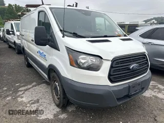 2017 Ford Transit z VIN 1FTYE1YM7HKA68331, wystawiony jako IAAI lot #42844533 z przebiegiem 223 598 mil mil oraz . Historia ofert i sprzedaży dostępna na DreamBid. Obrazek 5.