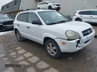 2006 Hyundai Tucson GL with VIN KM8JM12BX6U467288, listed as a IAAI auction lot 41679827 with 146,973 mi miles. Bid and sale history available at carsss.com. Image 1.