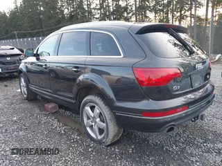 2014 Audi Q7 Premium Plus z VIN WA1LGAFE3ED012638, wystawiony jako IAAI lot #41658605 z przebiegiem 127 392 mil mil oraz . Historia ofert i sprzedaży dostępna na DreamBid. Obrazek 3.