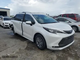 2024 Toyota Sienna XLE with VIN 5TDYRKEC0RS198998, listed as a Copart auction lot 78464144 with 8,964 mi miles and Salvage Title. Bid and sale history available at carsss.com. Image 4.