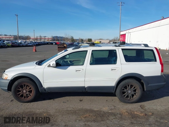 2007 Volvo XC70 with VIN YV4SZ592671266706, listed as a IAAI auction lot 41266347 with 174,191 mi miles. Bid and sale history available at carsss.com. Image 14.