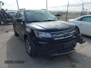 2018 Ford Explorer XLT z VIN 1FM5K7D83JGA97580, wystawiony jako IAAI lot #42302466 z przebiegiem 153 546 mil mil oraz . Historia ofert i sprzedaży dostępna na DreamBid. Obrazek 1.